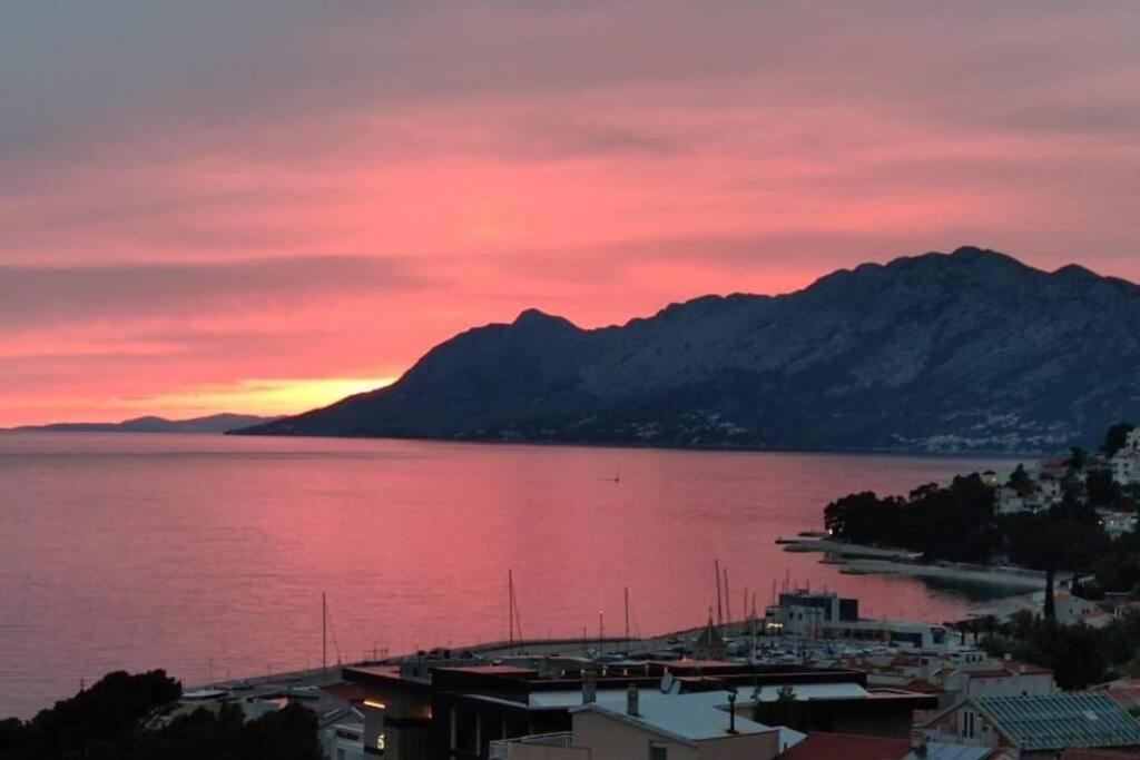 Apartment With Sea View Baška Voda Buitenkant foto